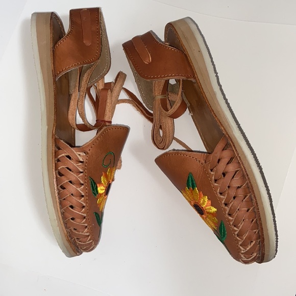 🌷NWOT AGAVE GIRL BOUTIQUE huarache sandals - Picture 6 of 7